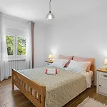 3 Bedroom Lovely In شقة شيبينيك