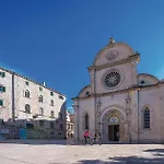 Apartamento 3 Bedroom Lovely In
