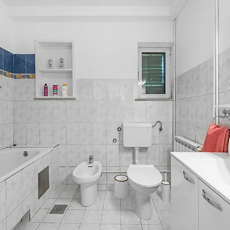 Apartmán 3 Bedroom Lovely In