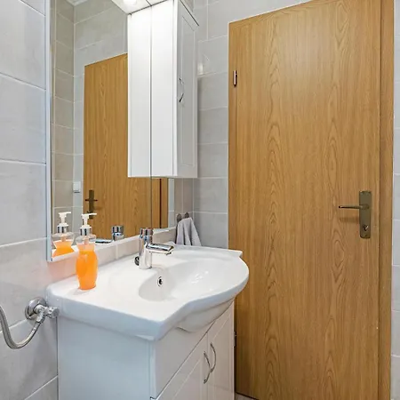 Apartmán 3 Bedroom Lovely In *