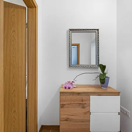 3 Bedroom Lovely In Apartment Sibenik