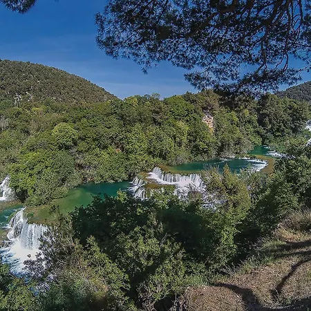 3 Bedroom Lovely In Apartment Sibenik