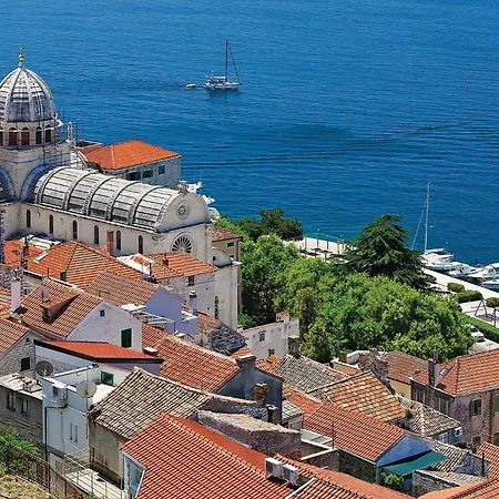 Apartmán 3 Bedroom Lovely In Šibenik