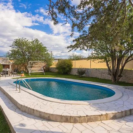 3 Bedroom Lovely In Apartmán Šibenik