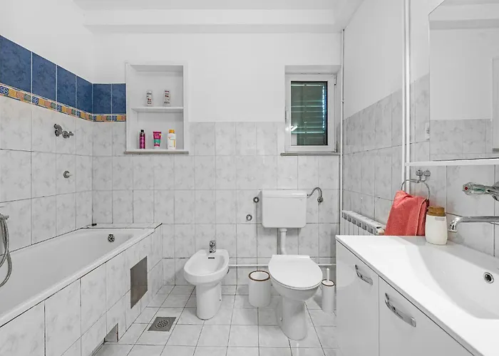 Daire 3 Bedroom Lovely In