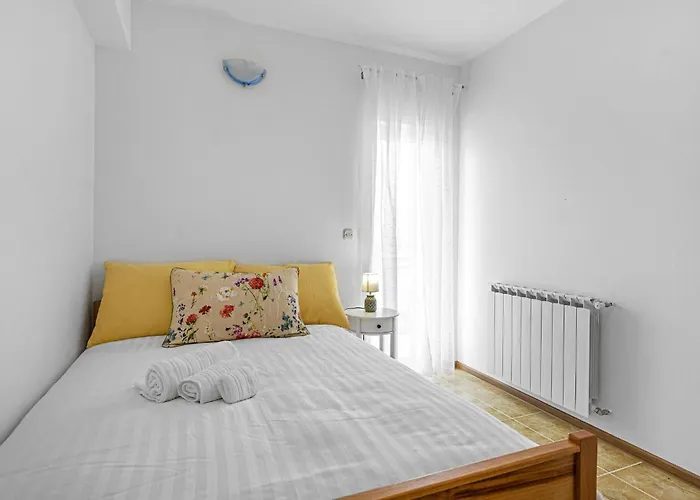 3 Bedroom Lovely In * Szybenik