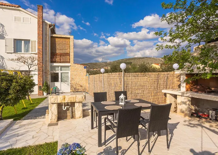 3 Bedroom Lovely In Daire