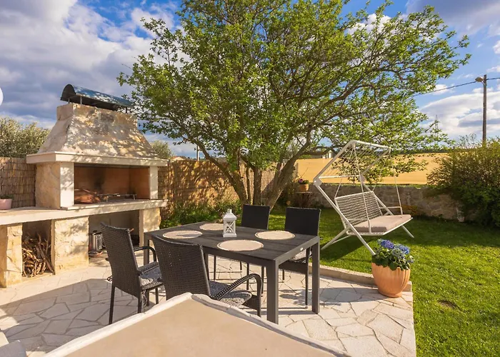 Daire 3 Bedroom Lovely In